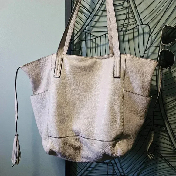 Michael Kors |  Slouchy Leather Beige Tote Bag - Picture 9 of 16